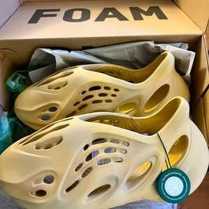Brand new StockX verified. Size 6 men’s .. size 7 women’s